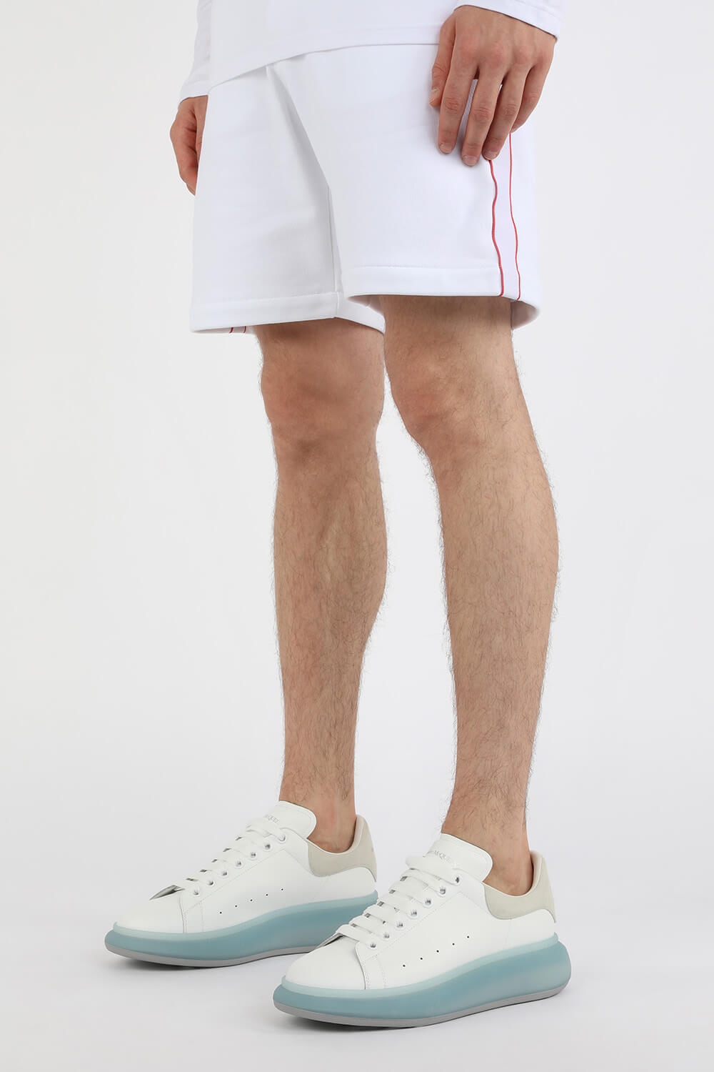 תמונת כל הלוק של Oversized Sneakers in White ans Light Blue